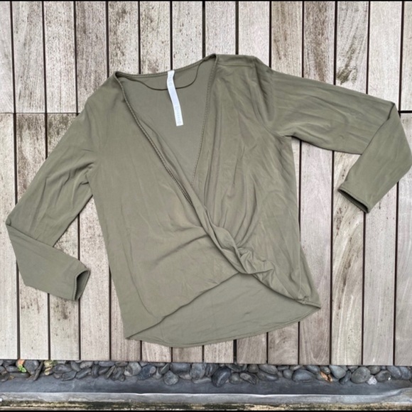 LULULEMON Green Full Freedom Top Long Sleeve - Picture 3 of 6